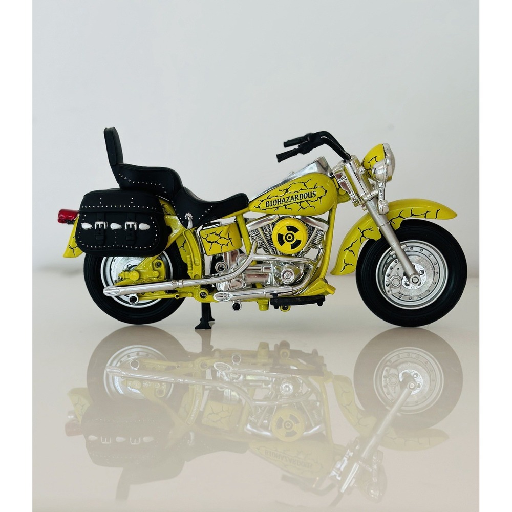 RoadRider Collection-BIOHAZARDOUS-BLOUVARD CRUISERS New Ray Motorcycle 1:12
